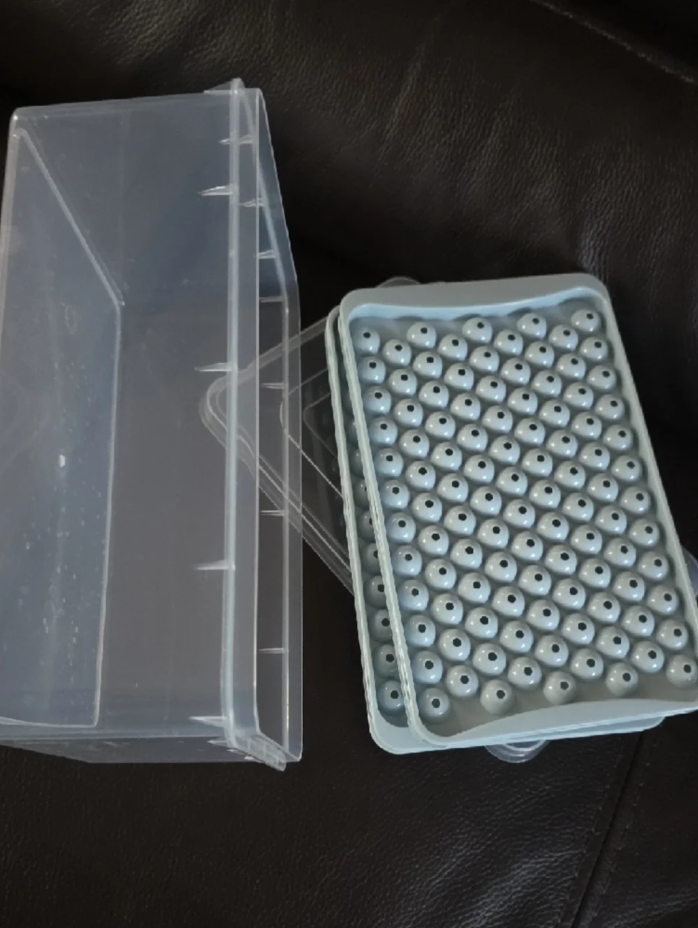 NEW 3 Pack Ice Trays With Plastic Storage and Scooper